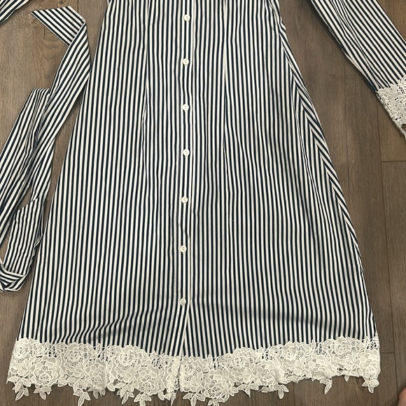 Dainty Jewells Navy Striped Button Down Dress with Pockets and Belt Size Small - Picture 3 of 5